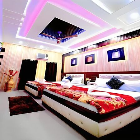 Taj Square A Luxurious Family Homestay Agra  Exterior photo