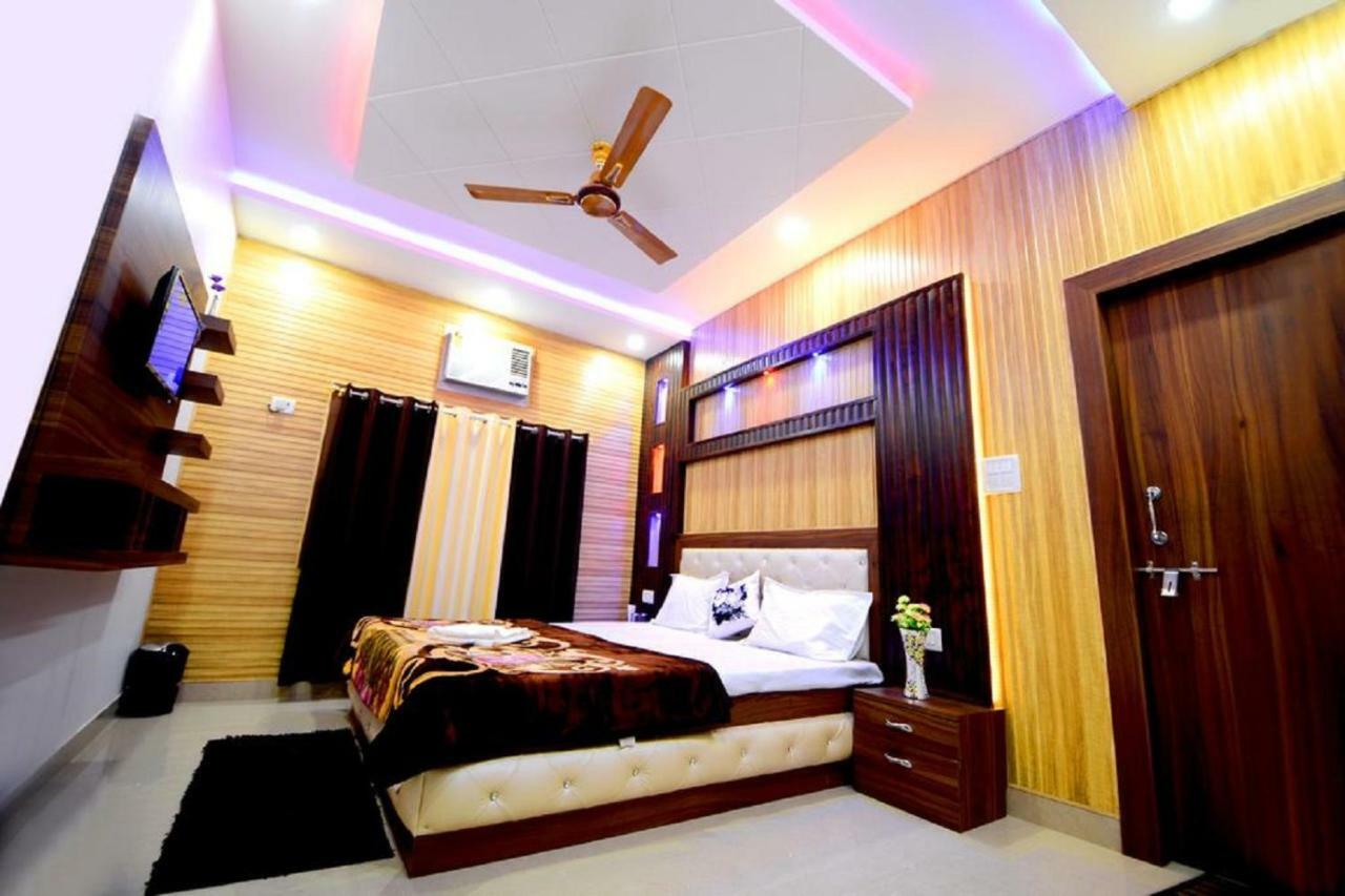 Taj Square A Luxurious Family Homestay Agra  Exterior photo